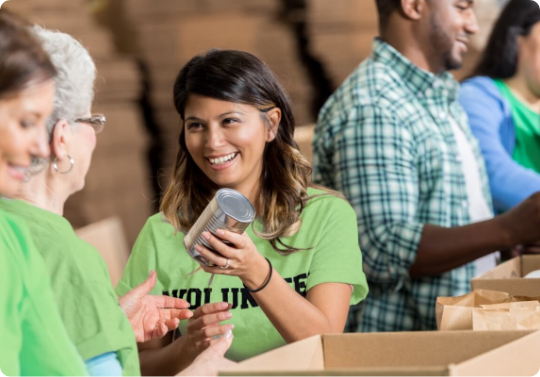 Hayes Helps volunteer